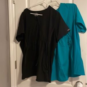 2 cheorkee flexibles scrub tops maternity XL